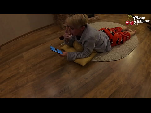 ❤️ I-Blonde ephambeneyo imunca iDick eNkulu efunxayo kwaye iqhwaba phezu kwayo - isondo leempundu Amanyala kuthi xh.assistirhentai.ru ☑